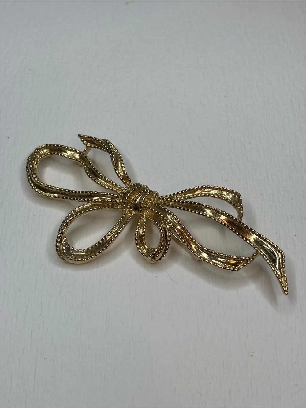 Vintage Trifari Gold Tone Bow Brooch Pin